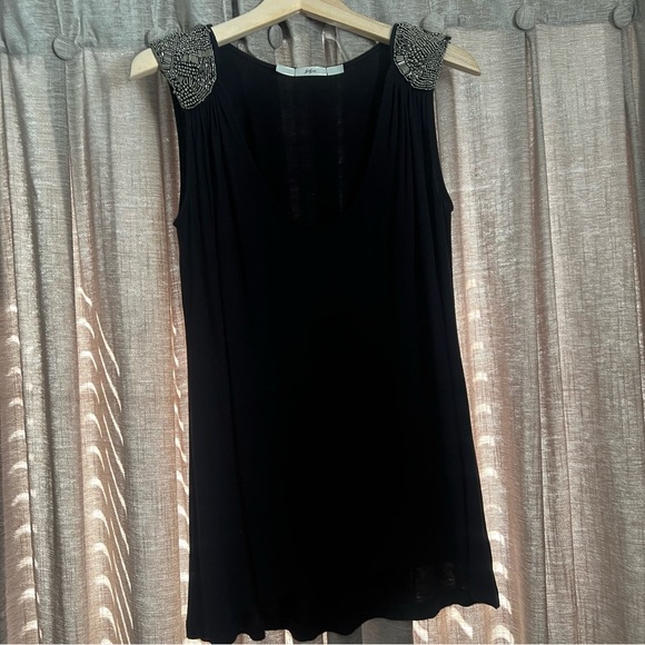 Gibson Black Sleeveless Tunic with Beaded Embellished Shoulders Size Medium - Picture 3 of 14